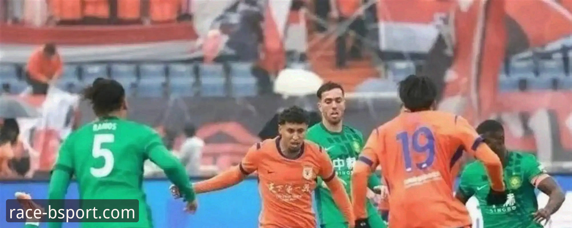 青岛海牛3-1力克上海海港：13年等待终破连败魔咒